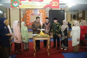 DWP Peringati HUT ke 20, Sekda Munasri Minta Para Istri Setia Mendukung Tugas Suami