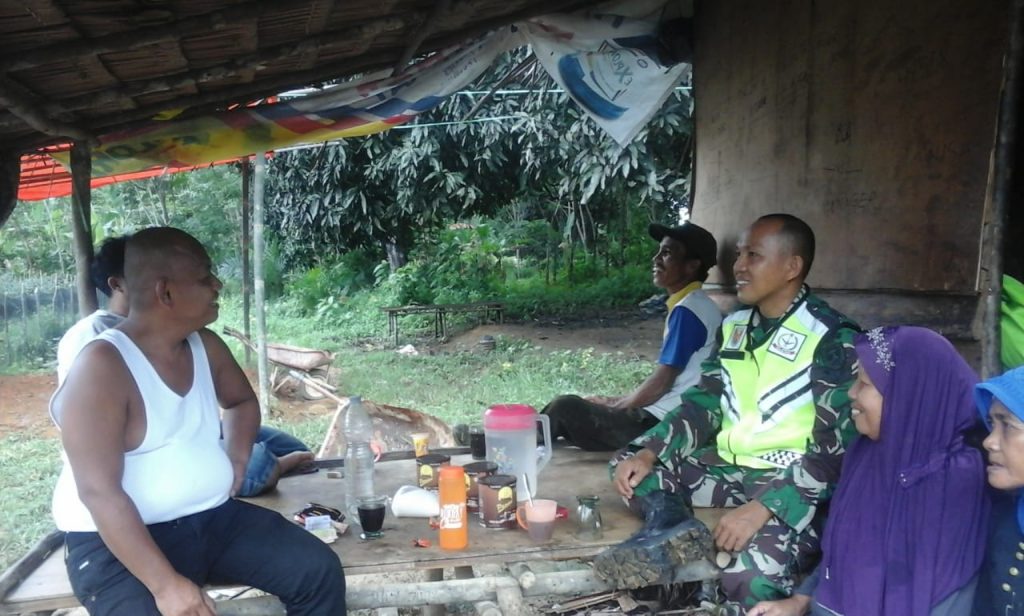 Babinsa Koramil 01/Rantau Pandan Gelar Komsos