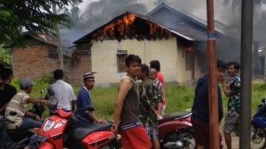 Tiga Rumah Kontrakan di Bungo Dilalap Api