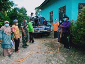 Desa Lubuk Gaung Semprot Cairan Disinfektan