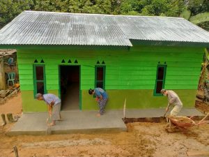 Satgas TMMD dan Warga, Selesaikan Pembangunan Rumah Zakri