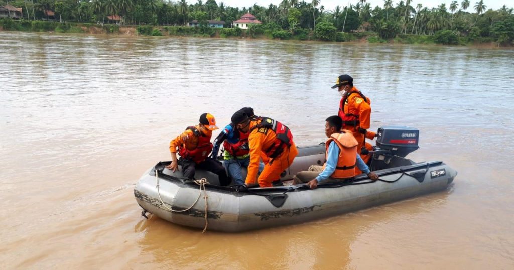 Enam Hari Tenggelam, Nenek Muna Belum Juga Ditemukan