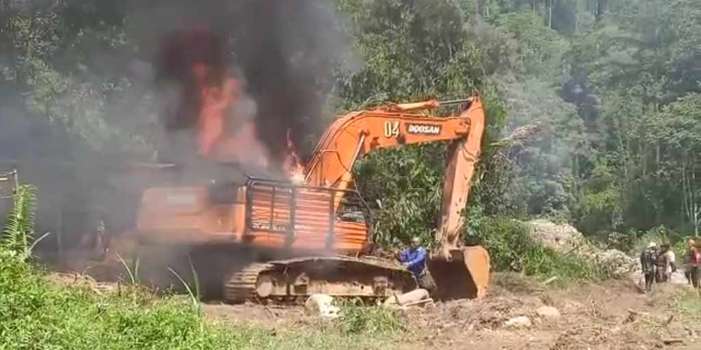 Razia PETI di Bungo, Satu Excavator Dibakar dan 4 Pekerja Diamankan