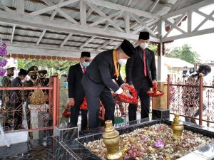 Peringati Hari Pahlawan Pemkot Jambi Ziarah ke Makam Datuk Raden Mattaher