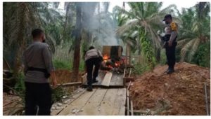Polsek Pamenang Musnahkan 5 Unit Mesin Dompeng