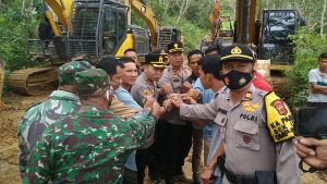 Tim Gabungan Keluarkan 13 Alat Berat dari Lokasi PETI di Sarolangun