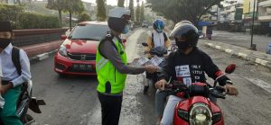 Penerimaan Anggota Polri, Jajaran Polres Sarolangun Turun ke Jalan
