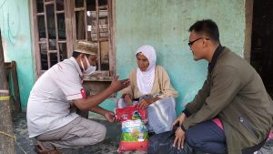 Terus Berbuat JOIN Bungo Bagikan Peket Sembako di Mangun Jayo