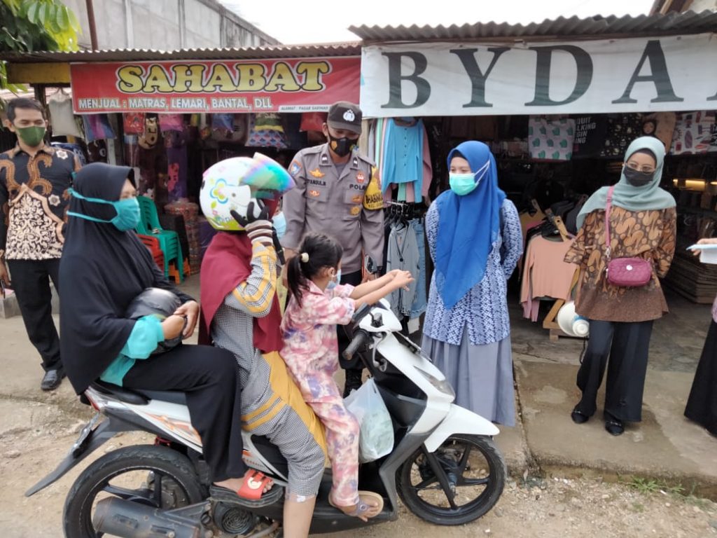Pandemi Belum Sirna, Lurah Siti Fatimah Pimpin Pengawasan Prokes