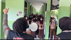 Masuk Sekolah, Tim Srikandi Sosialisasi Penerimaan Polri