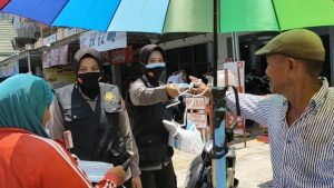 Tim 02 Srikandi Squad-01 Polres Merangin Ajak Warga Selalu Patuhi Prokes Covid-19