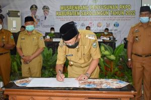 Sejumlah Ruas Jalan Provinsi Rusak, Cek Ednra Minta Perhatian Pihak Provinsi