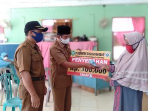 Pemdus Purwasari Kembali Salurkan BLT-DD Tahap 3