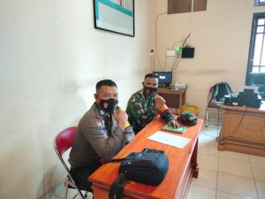 Babinsa Azis dan BKTM Fathur Tak Pernah Bosan, Ajak Warga Vaksinasi
