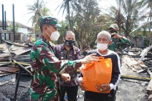 Cepat Tanggap, Dandim 0416/Bute Bantu Korban Kebakaran