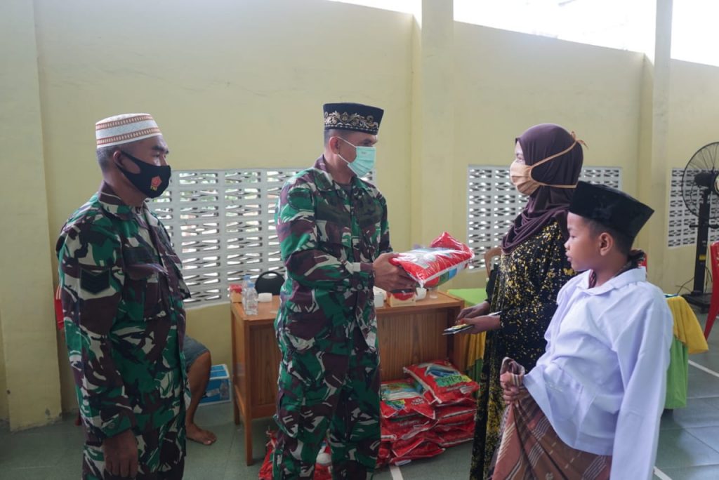Kodim 0416 Bute Bersama Pengurus Masjid Raya Istiqomah Gelar Khitanan Massal