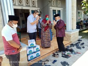 Bupati Adirozal Takziah Ke Rumah Duka Mantan Wagub Sumbar Nasrul Abit