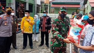 Kodim 0416 Bute Bagikan Beras 1.8 Ton Ke Warga Terdampak Covid-19