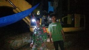 Jaga Alat Berat, Satgas TMMD Tidur di Lokasi Bersama Warga