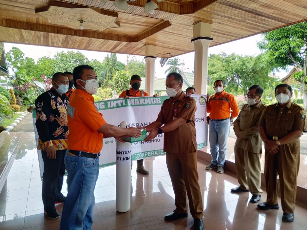 Bantu Penanganan Covid, PT KIM Salurkan Tabung Oksigen kepada Pemkab Bungo