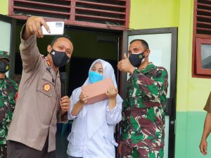Sinergitas TNI-Polri Sukseskan Vaksinasi Tingkat Pelajar