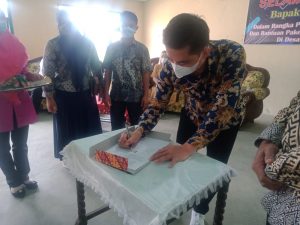 Kades Tirta Kencana, Terima Hibah Ambulans dari Dwi Hartono