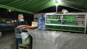 Pemilik Pecel Lele ‘ Kang Rin ‘ Mampu Kuliahkan Dua Anaknya di Jakarta