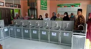 Edukasi Prokes di Sekolah, Perindo Bungo Salurkan Puluhan Wastafel