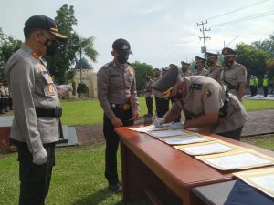 Kapolres Pimpin Sertijab Lima Pejabat Polres Sarolangun