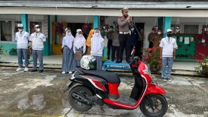 Polres Sarolangun Berikan Latihan Benkendara dan Lakukan Vaksin di Sekolah