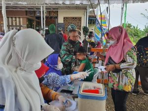 Sumpah Pemuda, Pemkab Indramayu Bersama Polres dan Kodim Grebeg Vaksin di Warung Kopi