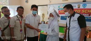 Wanda Hamidah Raih Juara Satu Lomba Karya Tulis Berita di Go To School JOIN