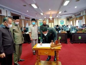 Dewan Sahkan Dua Ranperda Kota Sungai Penuh