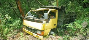 Gagal Nanjak, Dum Truk Terguling Satu Tewas
