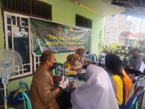 Tim Vaksin Mobile Kodim Bute Terus Layani Warga Vaksinasi