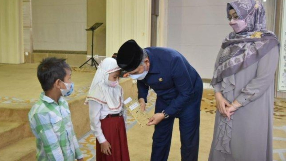 Tetap Konsisten, Sudah 8 Tahun Fasha Donasikan Gaji Wali Kota Jambi Untuk SPP Pelajar