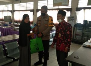 Kapolres Merangin Bantu Zahra untuk Sekolah Kembali