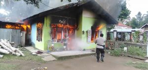Cucu Main Korek Api, Rumah Habis Terbakar di Sumay