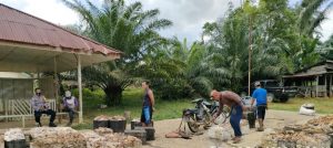 Sambangi Pasar Lelang Karet, Ini Pesan Aipda Dadan Kepada Warga