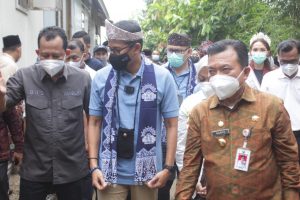 Gubernur Jambi Dampingi Menteri Pariwisata Ke Candi Muaro Jambi