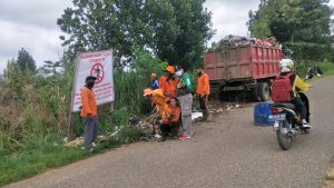 Warga Buang Sampah Sembarangan, Bau Tak Sedap Ganggu Siswa Belajar
