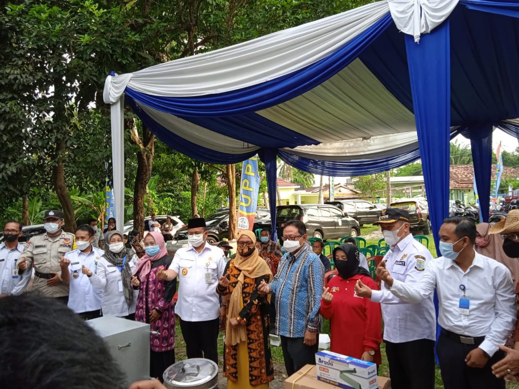 BKKBN Provinsi Jambi Serahkan ATTG Atasi Stunting