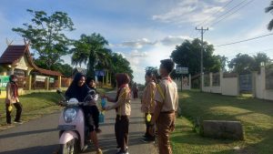 Ramadhan Berkah, Saka Bhayangkara Rimbo Ilir Bagikan Takjil