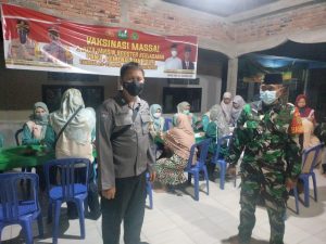 Serda Agus & BKTM Kawal Vaksinasi, Usai Tarawih di Ponpes Amanatul Umah