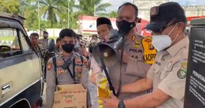 Program Polisi Berhati, Tertib Antrean Sopir Truk Dapat Minyak Goreng