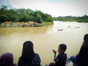 Lomba Pacu Perahu Warnai Perayaan Lebaran Idul Fitri di Tanah Periuk