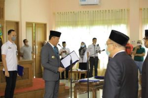Penghujung Jabatan, Sukandar Meroling Enam Pejabat Eselon II