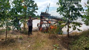 Tak Ada Ampun Lagi, Polisi Bakar Empat Rakit Dompeng di Areal PT TMA