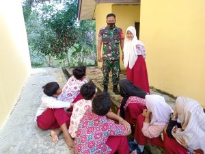 Nasib Negeri Dipundak Generasi Muda, Babinsa Poniman Motivasi Pelajar