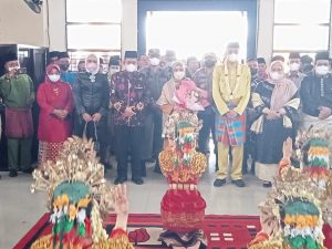 Pisah Sambut Bupati Muaro Jambi Diwarnai Isak Tangis